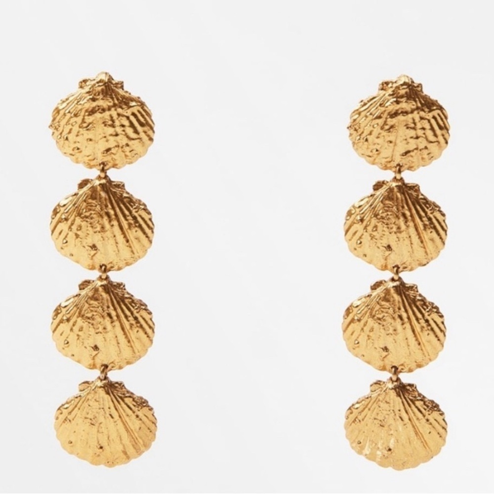 Zara limited edition shell design golden earrings NWT ✨✨🔥